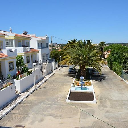 Villa Belinha - Guest House Quarteira Kültér fotó